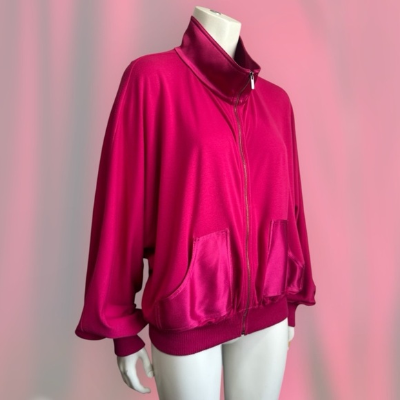 ST JOHN Fuchsia Athletic Jacket + T-shirt Set Satin Contrast Women's Medium - Picture 2 of 16